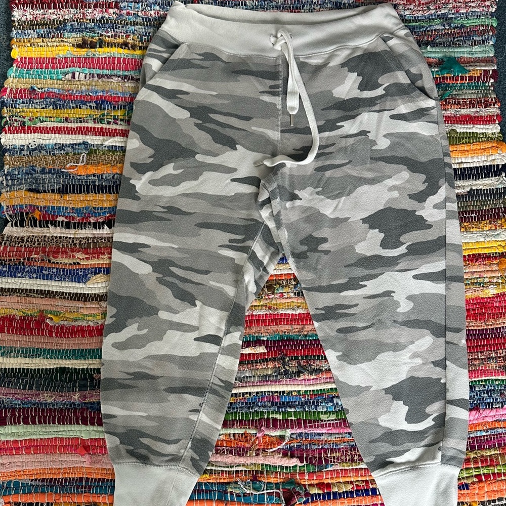 AERIE CAMO SWEATPANTS